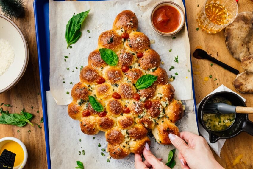 Pull Garlic Apart Christmas Tree · I'm a Food Blog